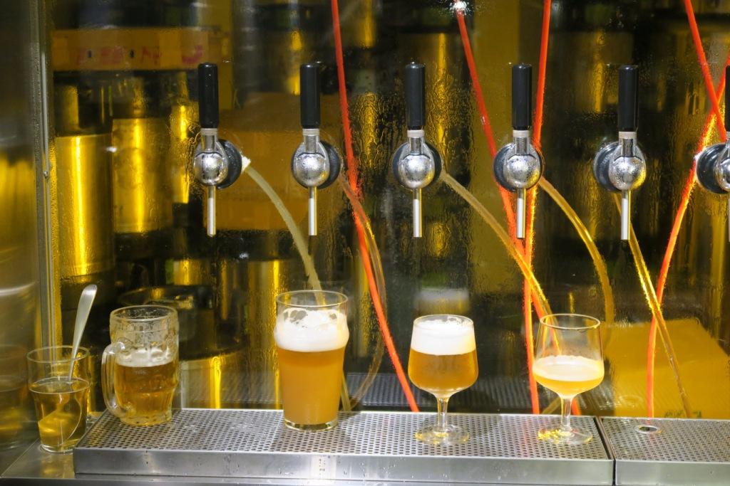 Les tirages pression sont tincelants au Brewpub Center Point d'Osaka - (c) Emmanuel Gillard - Projet Amertume